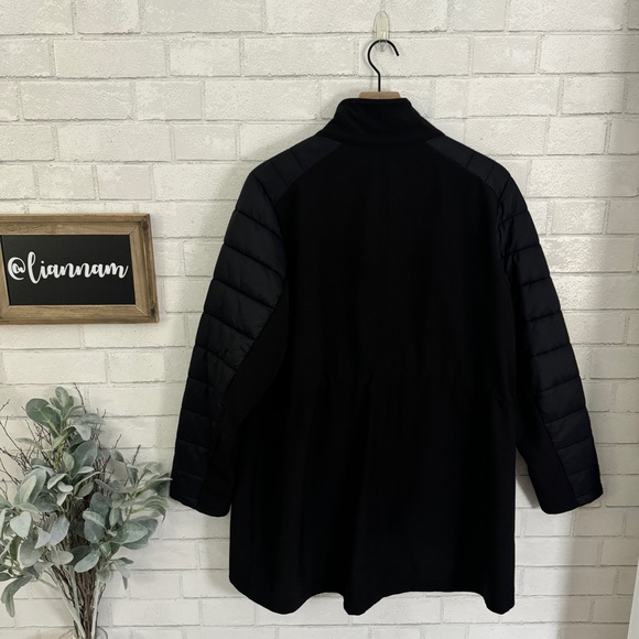 CLAVIN KLEIN PERFORMANCE Womenโs Plus Black Jacket - Picture 4 of 9